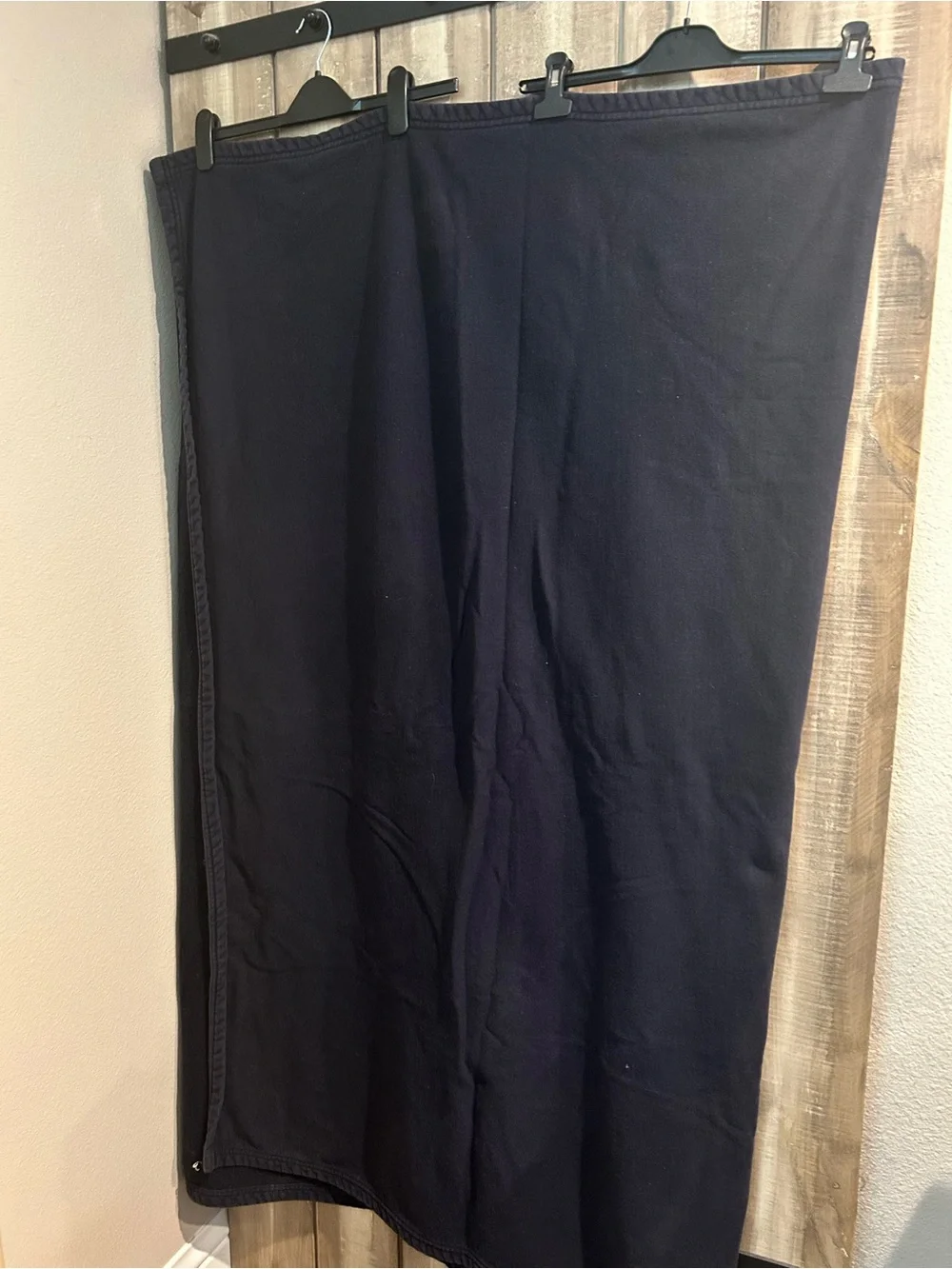 UCLA Sweatshirt Blanket, deep Navy.